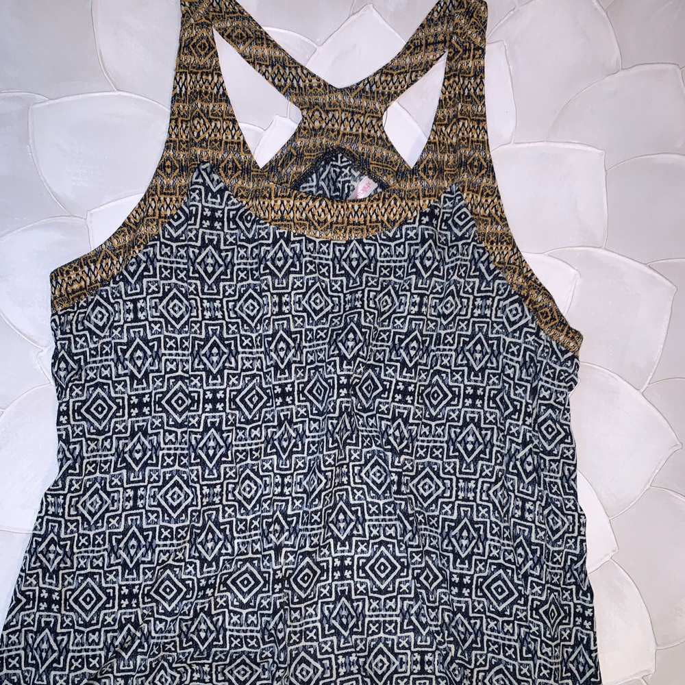Razorback tank top